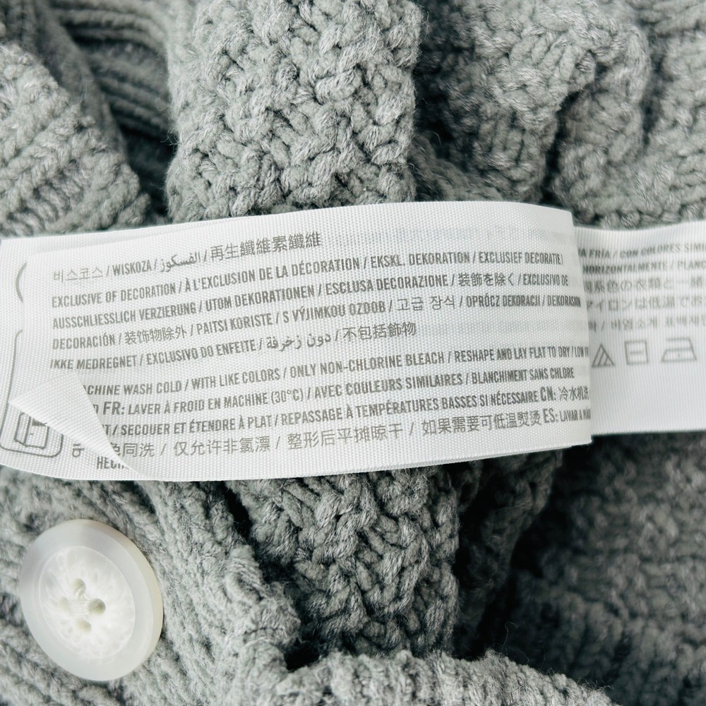 Abercrombie & Fitch Gray Chunky Knit Cropped Cardigan V Neck Button Sweater - Picture 9 of 12